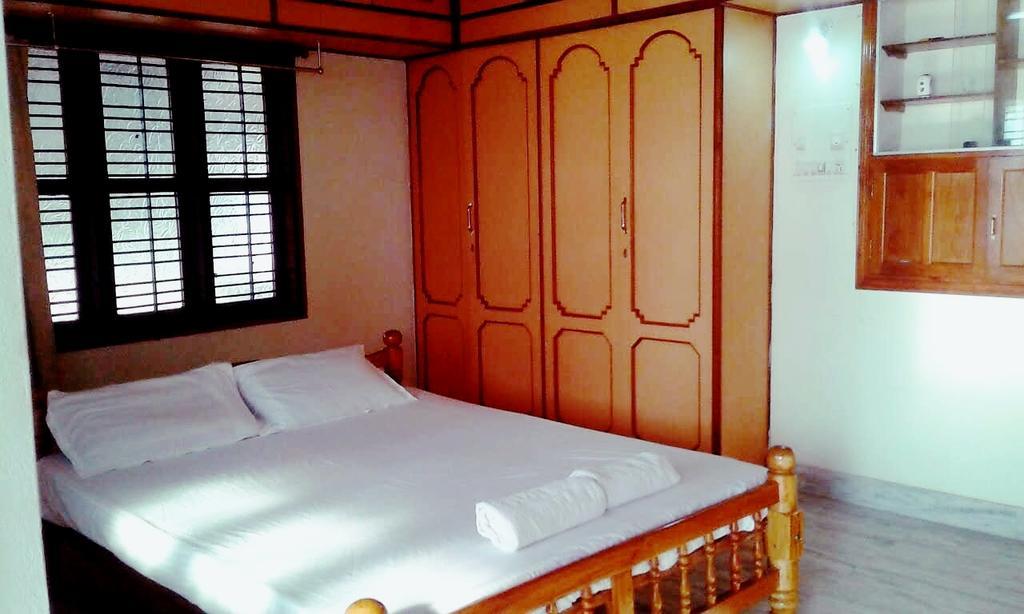 Nisarga Nirvana River House มังคาลอร์ ภายนอก รูปภาพ