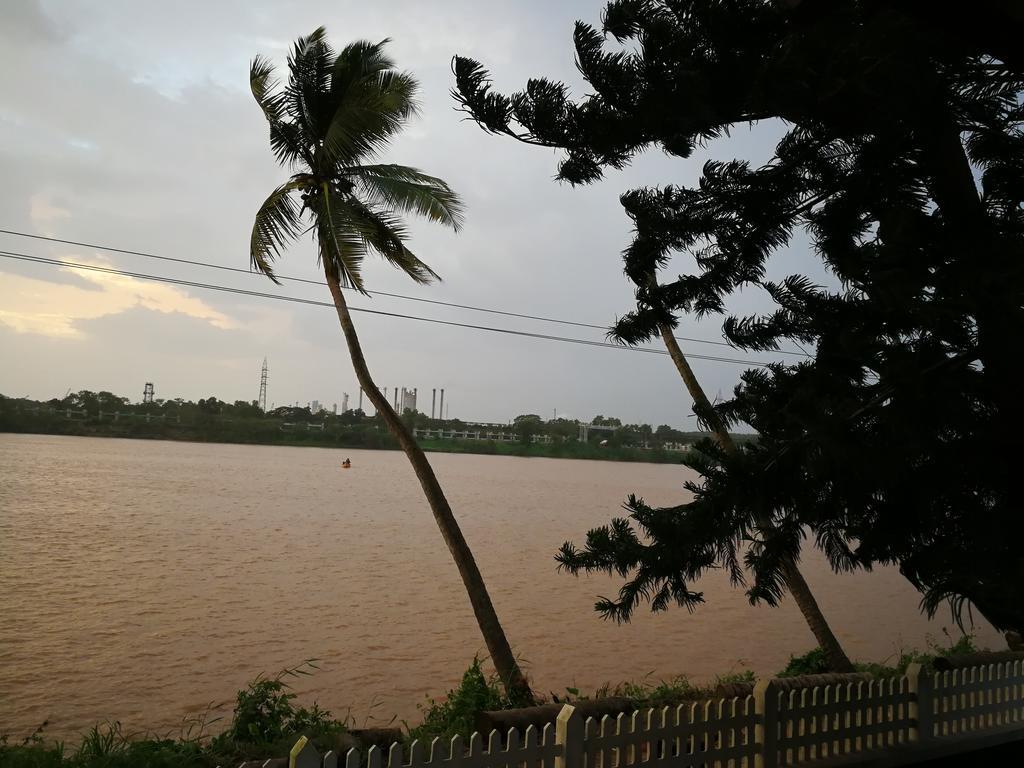 Nisarga Nirvana River House มังคาลอร์ ภายนอก รูปภาพ